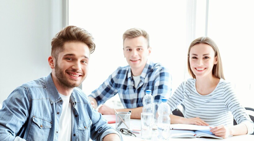 Kaufmännisches Betriebspraktikum (Febr. - Juli 2026) oder Aug. 2026 - Juli 2027), 1. Bild